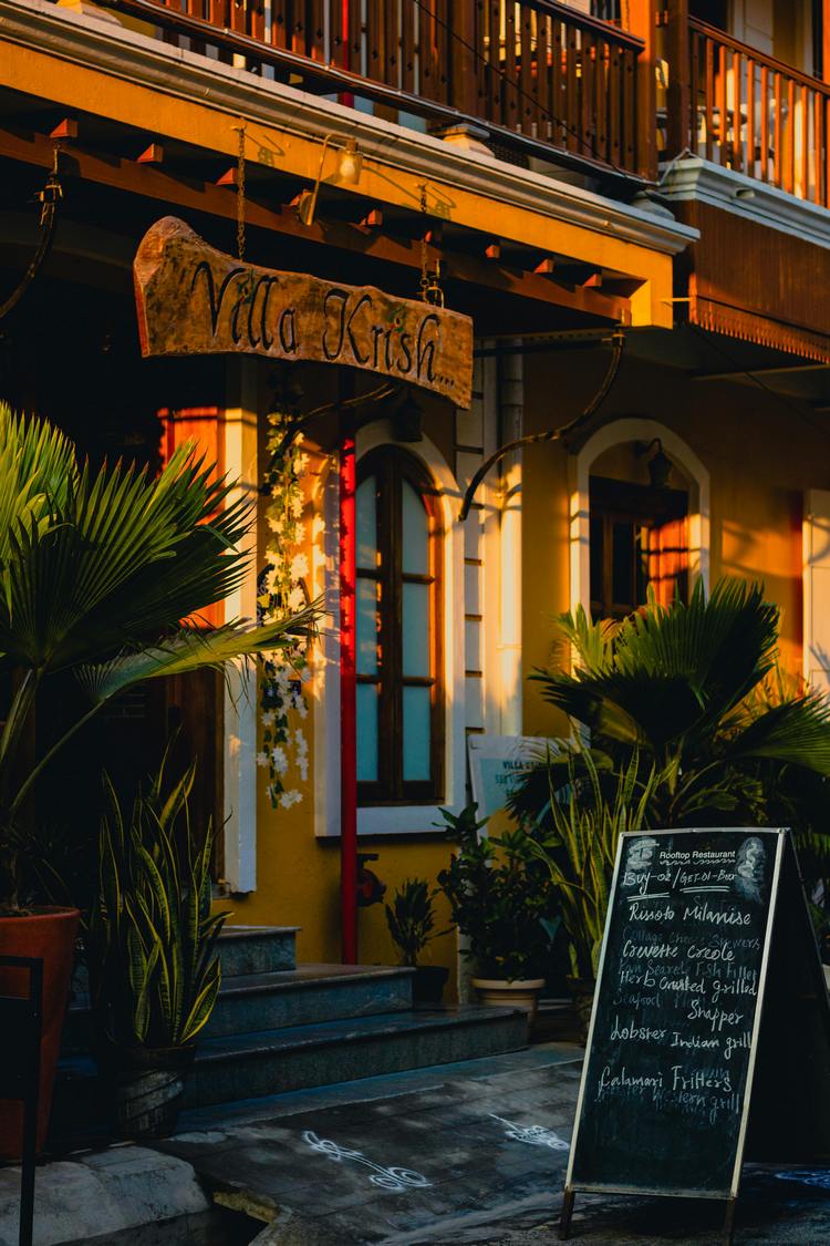 Pondicherry klein Pondicherry-Ladengeschäft-in-Abendsonne