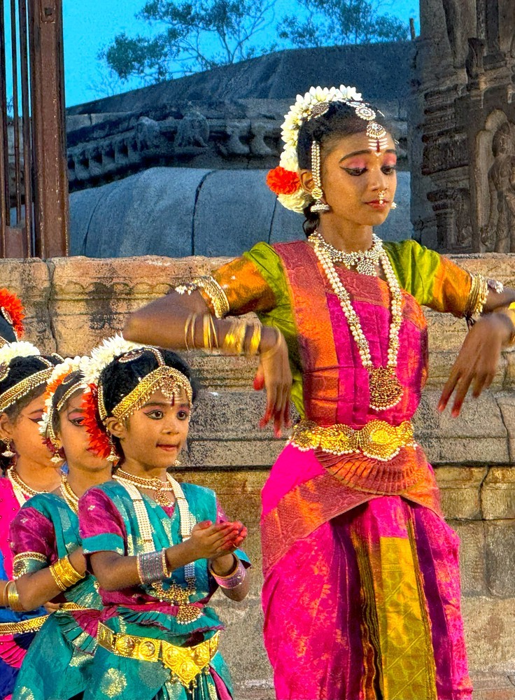 Tempeltänzerinnen.klein Tempeltänzerinnen-in-Indien-Kraftortreise